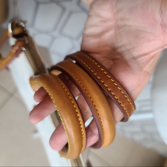 Dooney and Bourke white leather bag - Picture 6 of 14